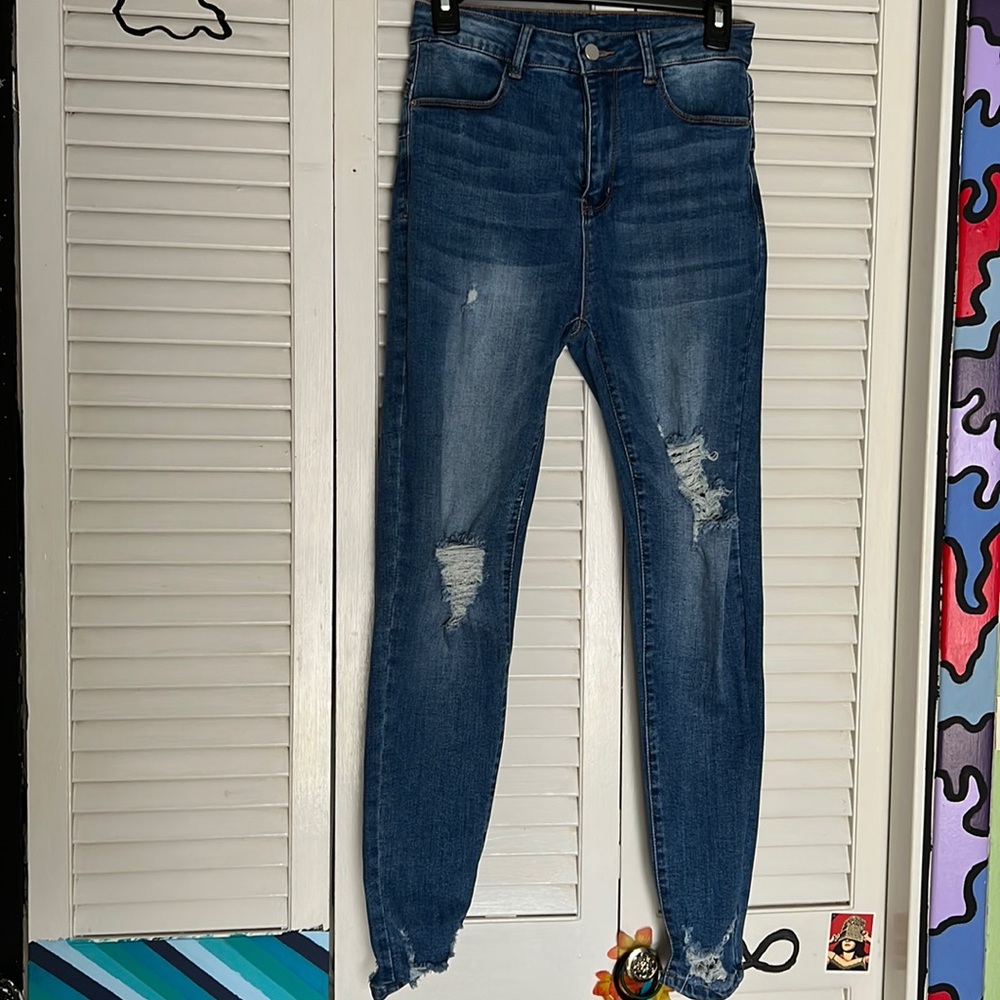 Ripped Skinny Jeans